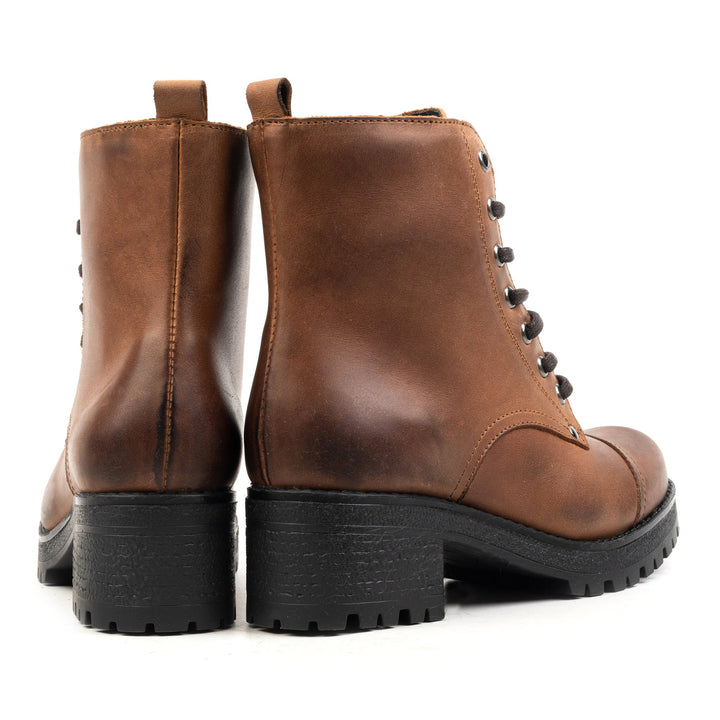 NORA BOKACIPŐ FŰZŐS BŐR Cserezett Bőrből