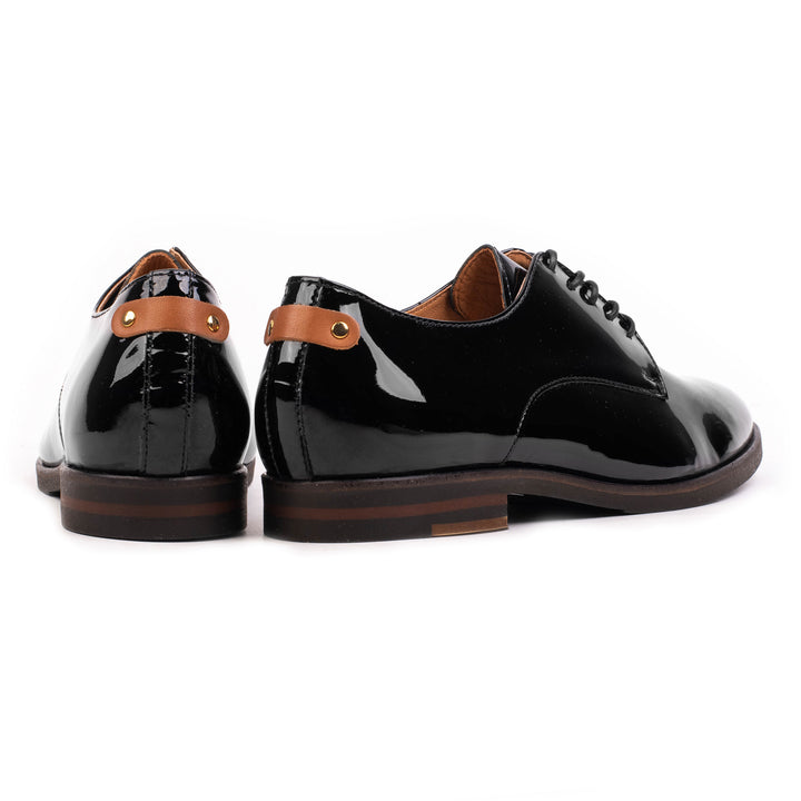 LIDIA OXFORT APL fekete bőr Patent sneaker