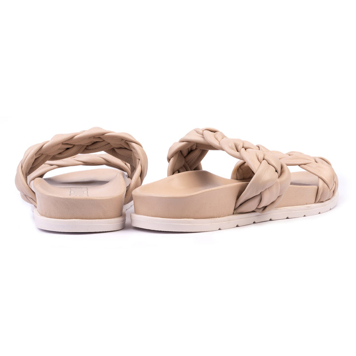 Jeni papucs testszínű