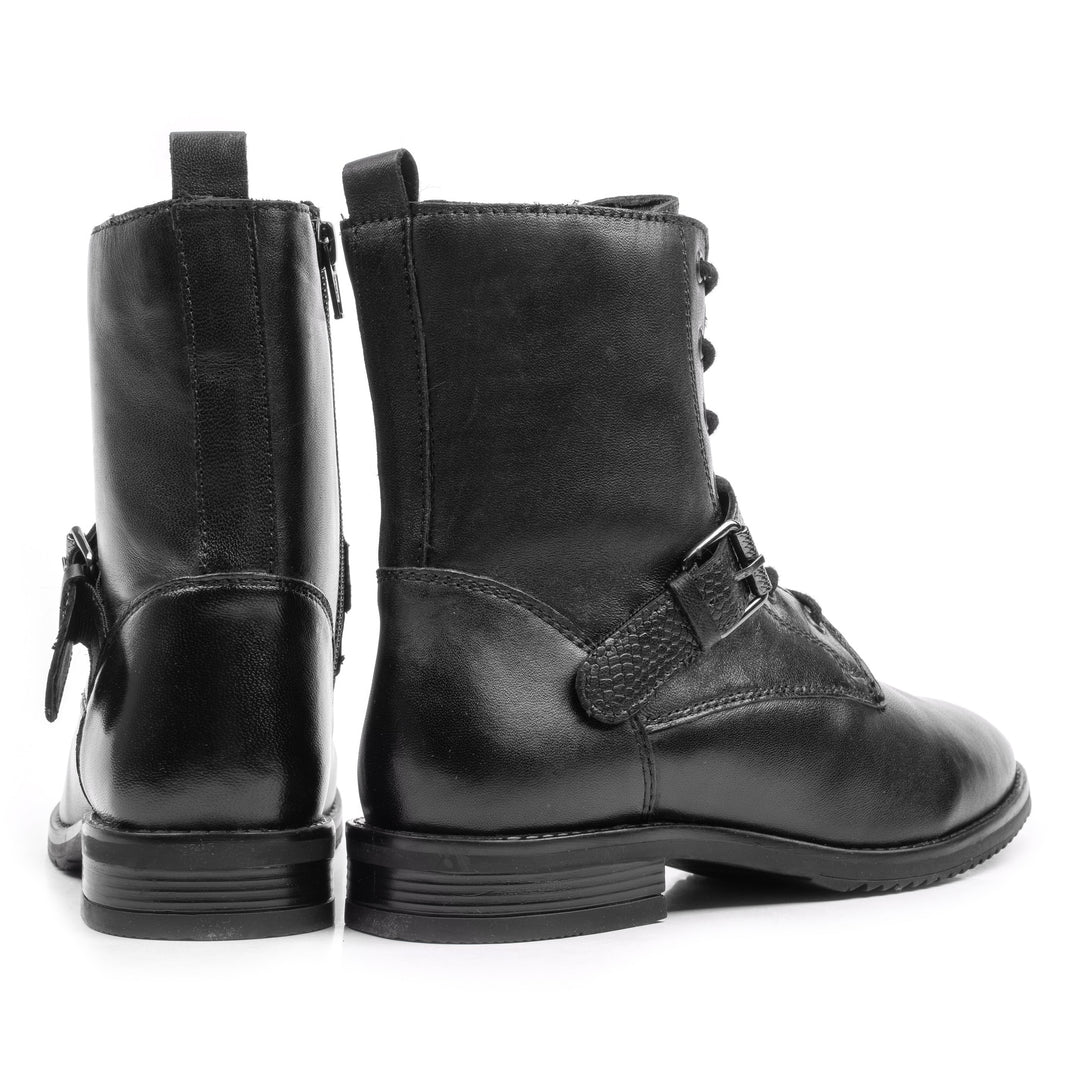 Henley fekete csipkecsizma