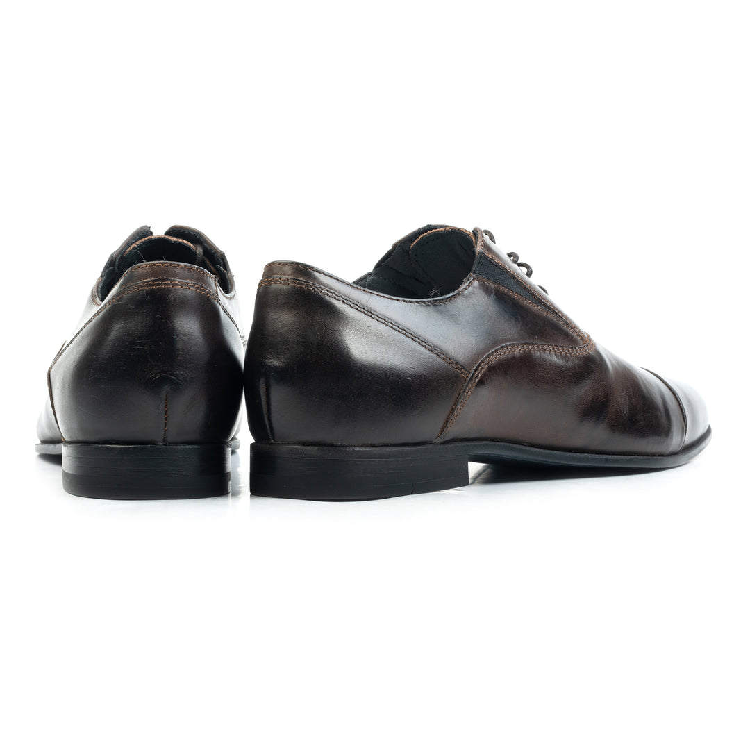 Peremes hasítékú oxford cipő, égetett hatással