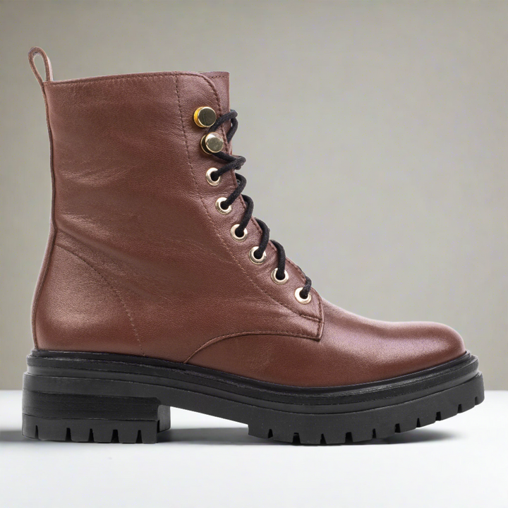 MOTOROS NŐI FŰZŐS BŐR CSIZMA Csokoládé barna bőr