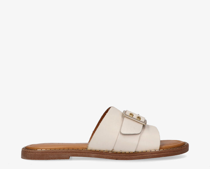 Audrey csatos szandál törtfehér