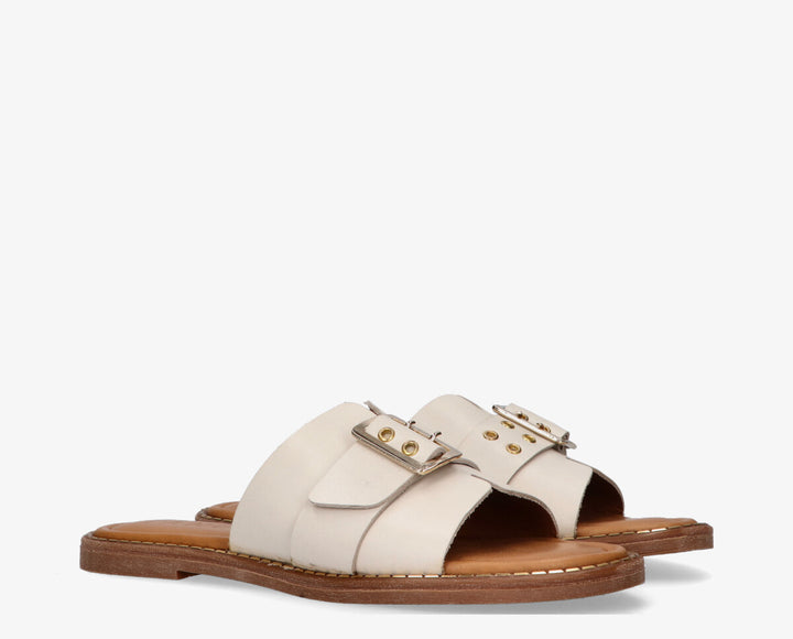 Audrey csatos szandál törtfehér