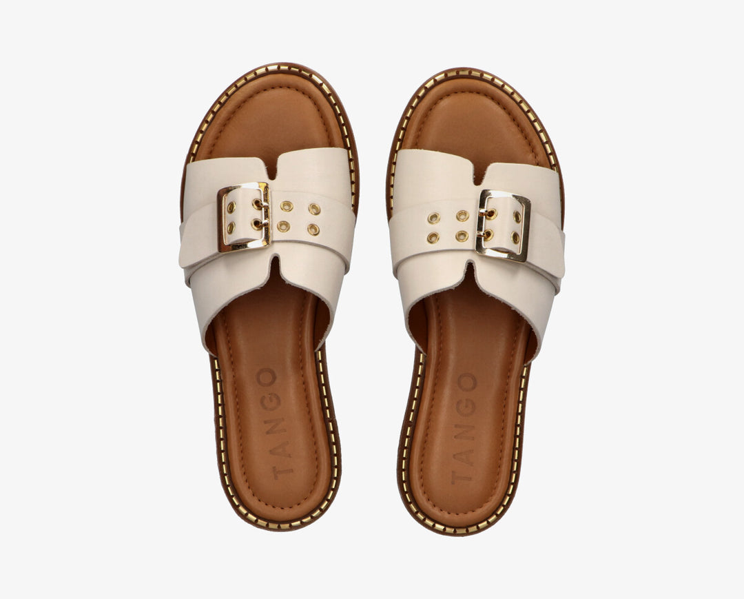 Audrey csatos szandál törtfehér