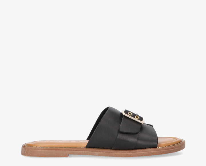 Audrey fekete csatos szandál