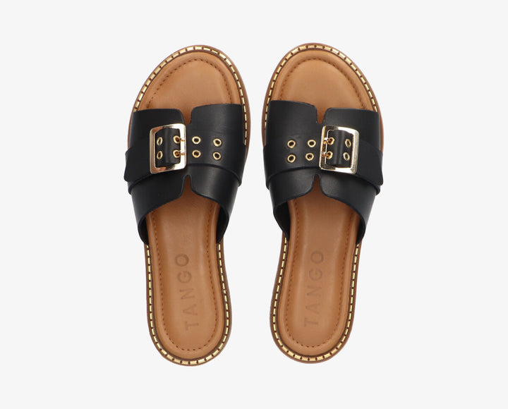 Audrey fekete csatos szandál