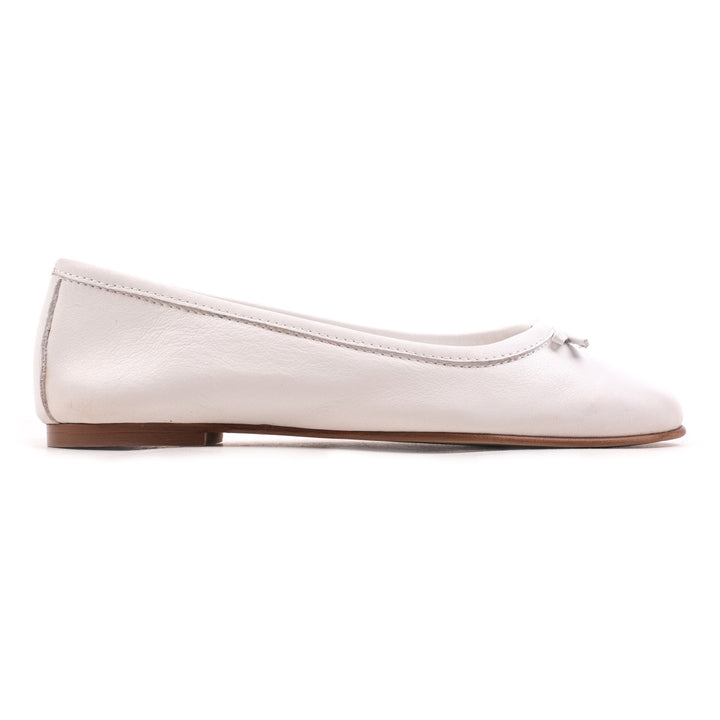 Alice, a fehér balerina