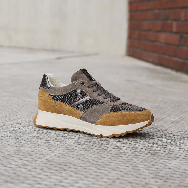 SWIFT SNEAKER bézs velúr bőr
