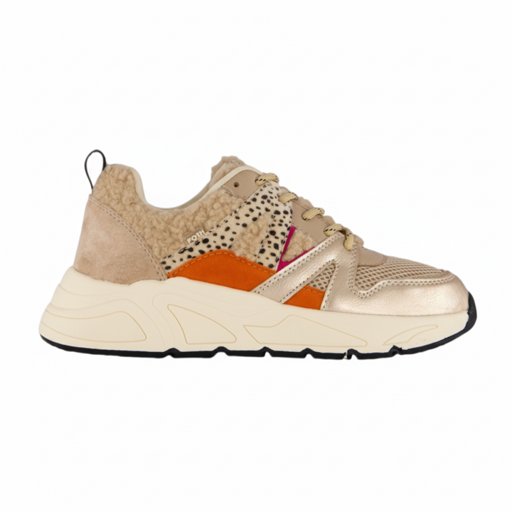 Karocel bézs sneaker kombináció