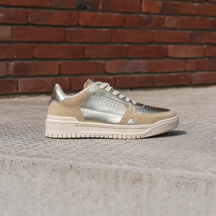 VIOLETTA SNEAKER Arany fémes bőr velúr