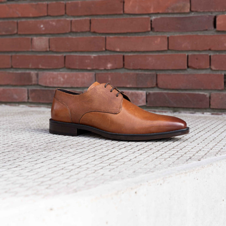 Charlie, a derby edző