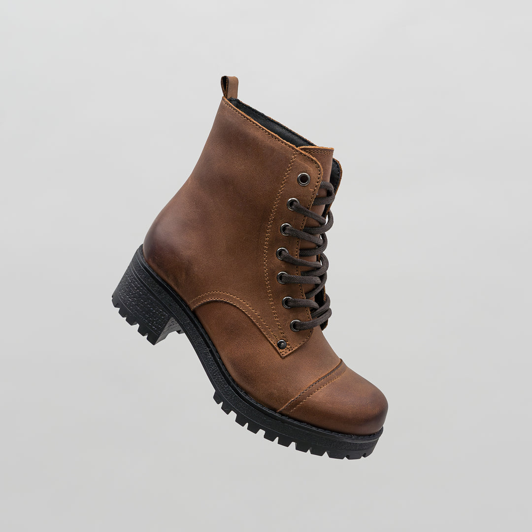 NORA BOKACIPŐ FŰZŐS BŐR Cserezett Bőrből