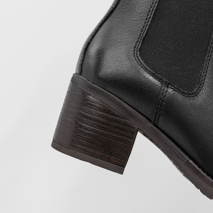 ANNIE CHELSEA Fekete bőr