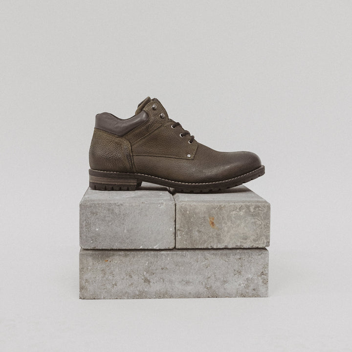 GORDON BOKACSIZMA Olíva nubuk