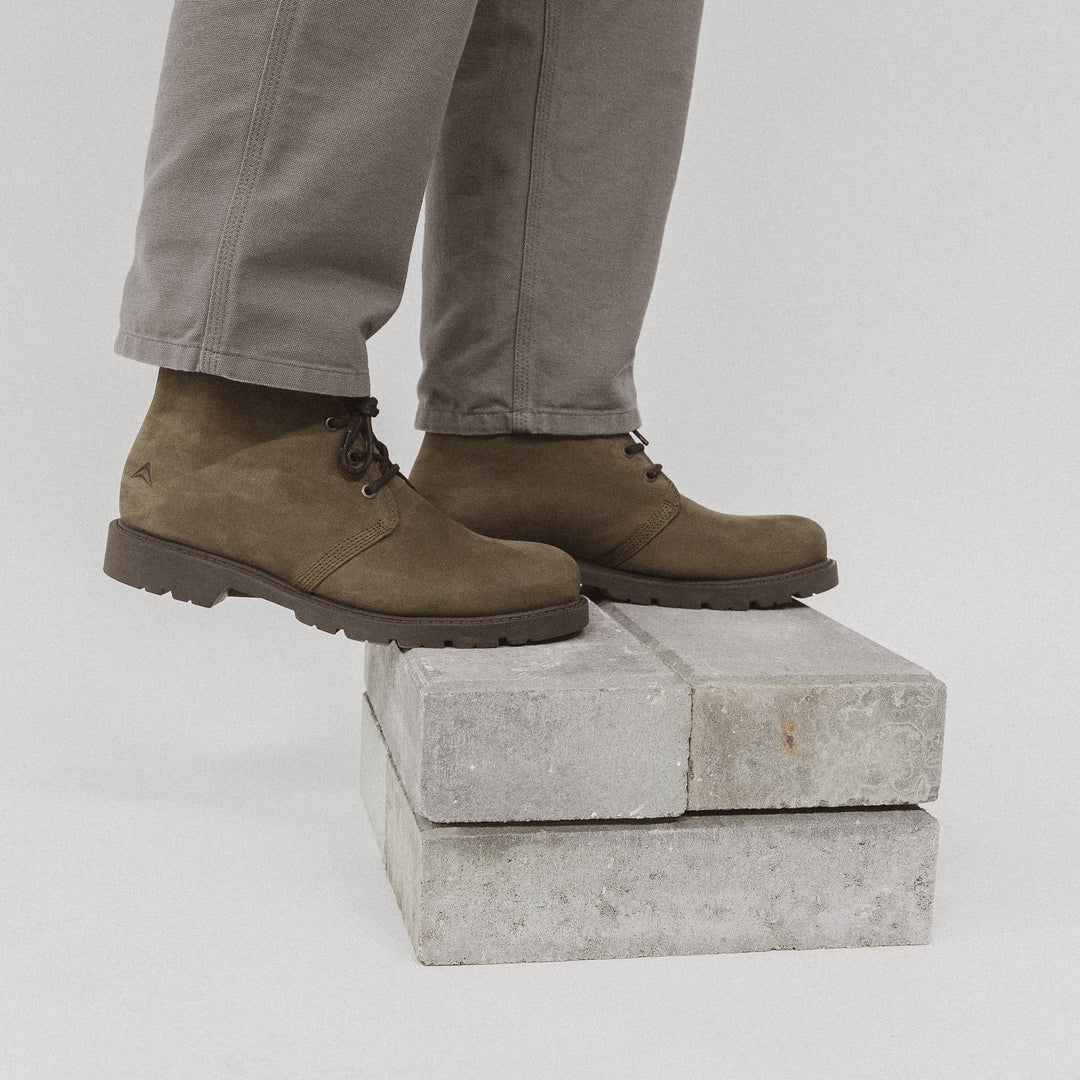 TUNDRA CHUKKA Olajzöld nubuk