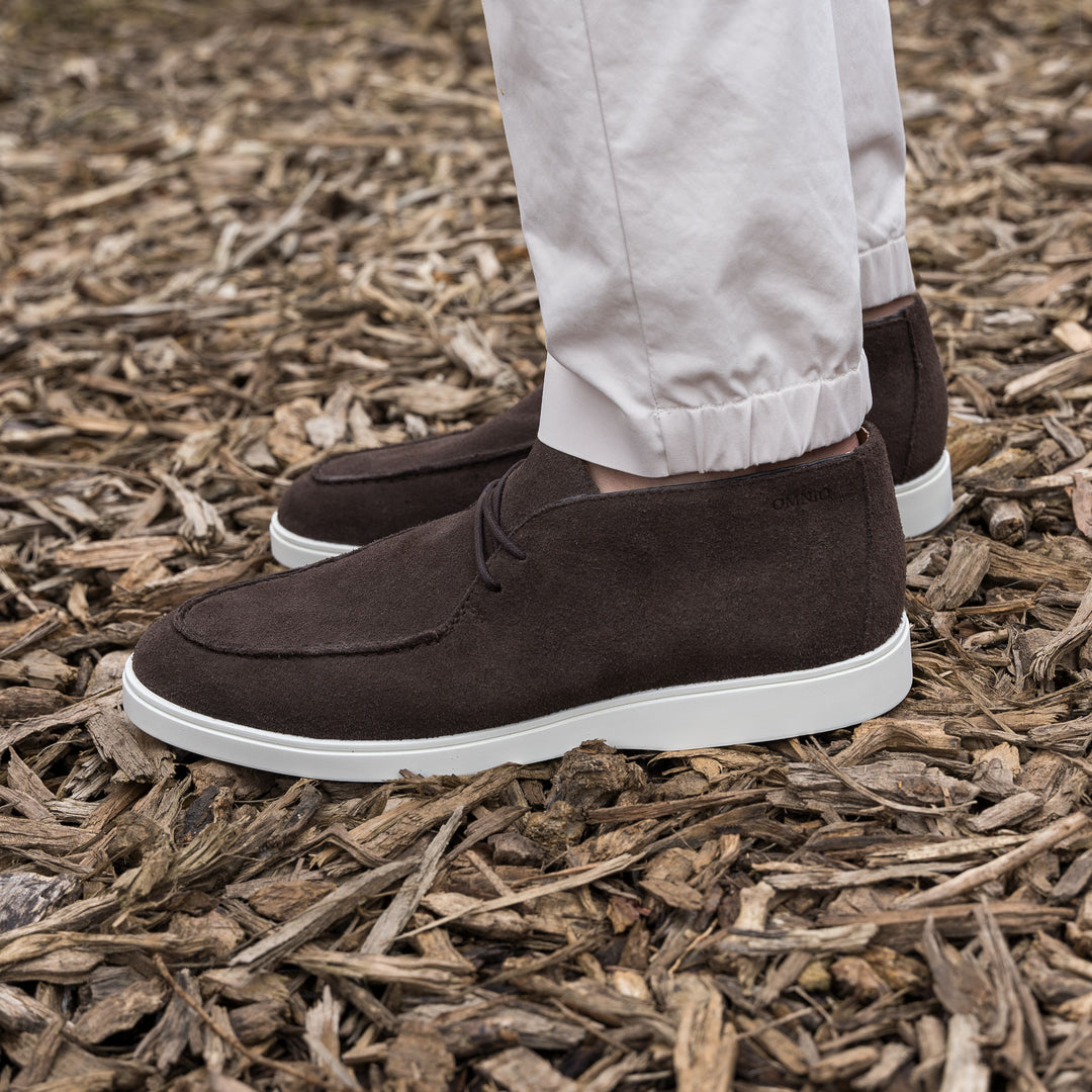 CAVE MOC CHUCKA Barna Velúr