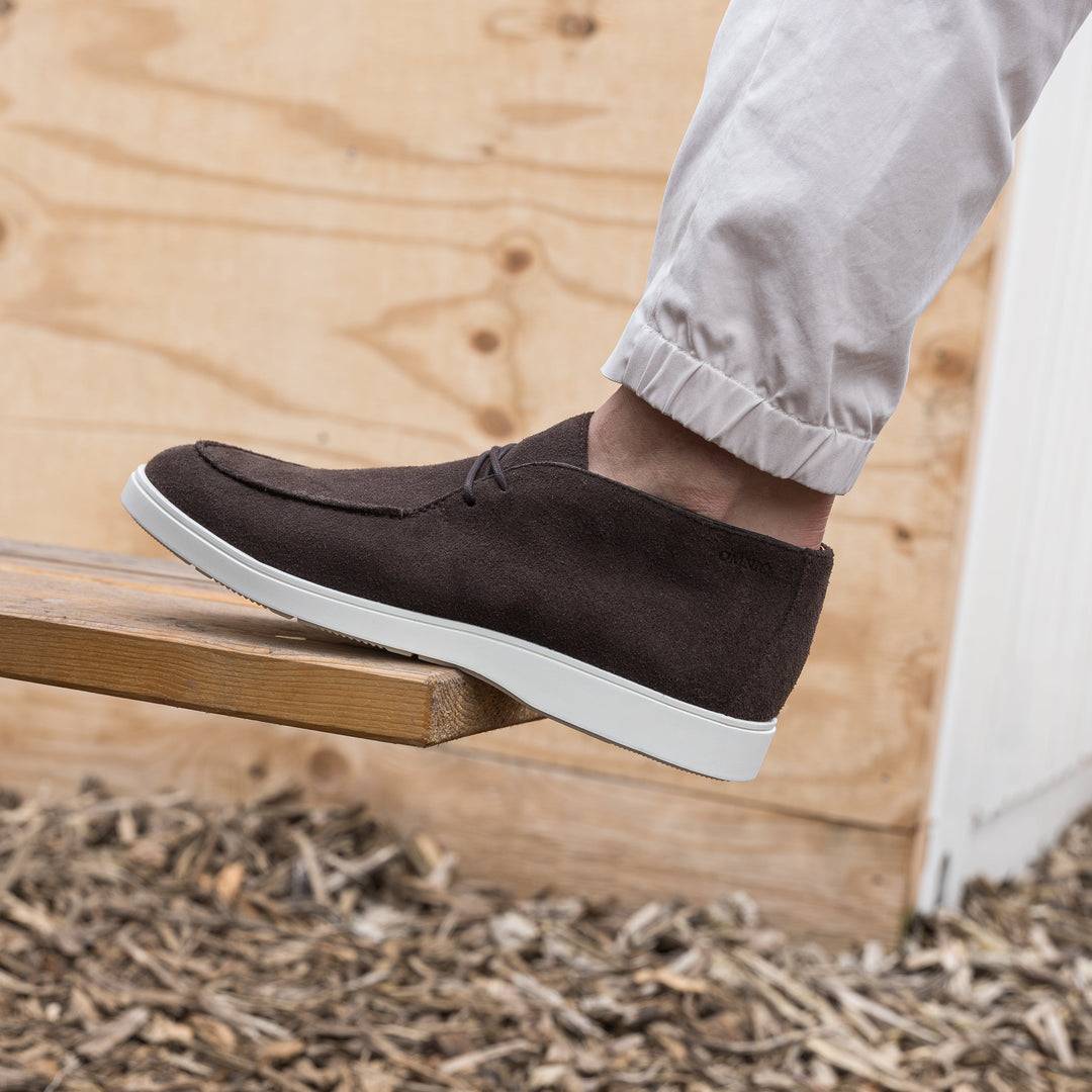 CAVE MOC CHUCKA Barna Velúr