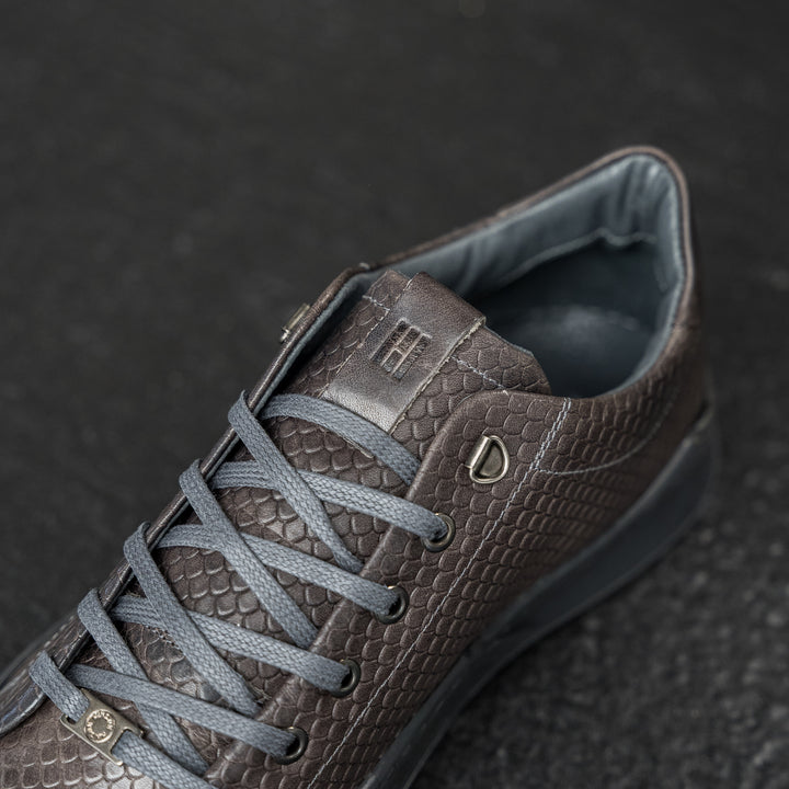 ESKO CITY LOW sötétszürke/barna dombornyomott bőr sneaker