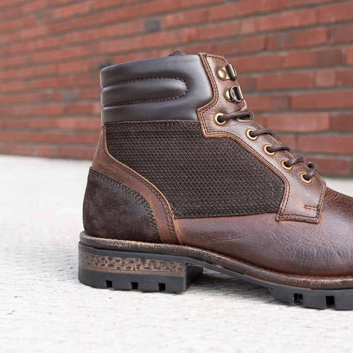 Arlo fűzős csizma sötétbarna