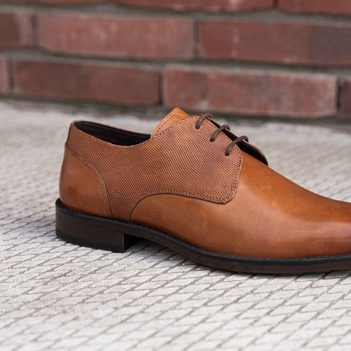 Charlie, a derby edző