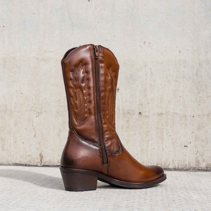 EVIE COWBOY CSIZMA Konyakbőr