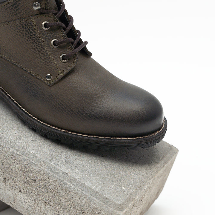 GORDON BOKACSIZMA Olíva nubuk