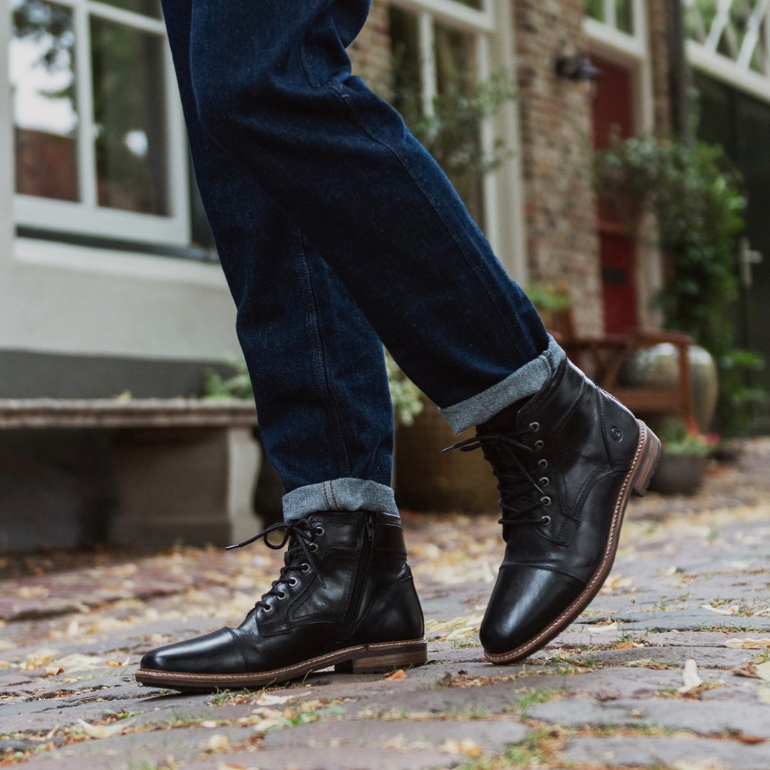 Joni csipkecsizma fekete