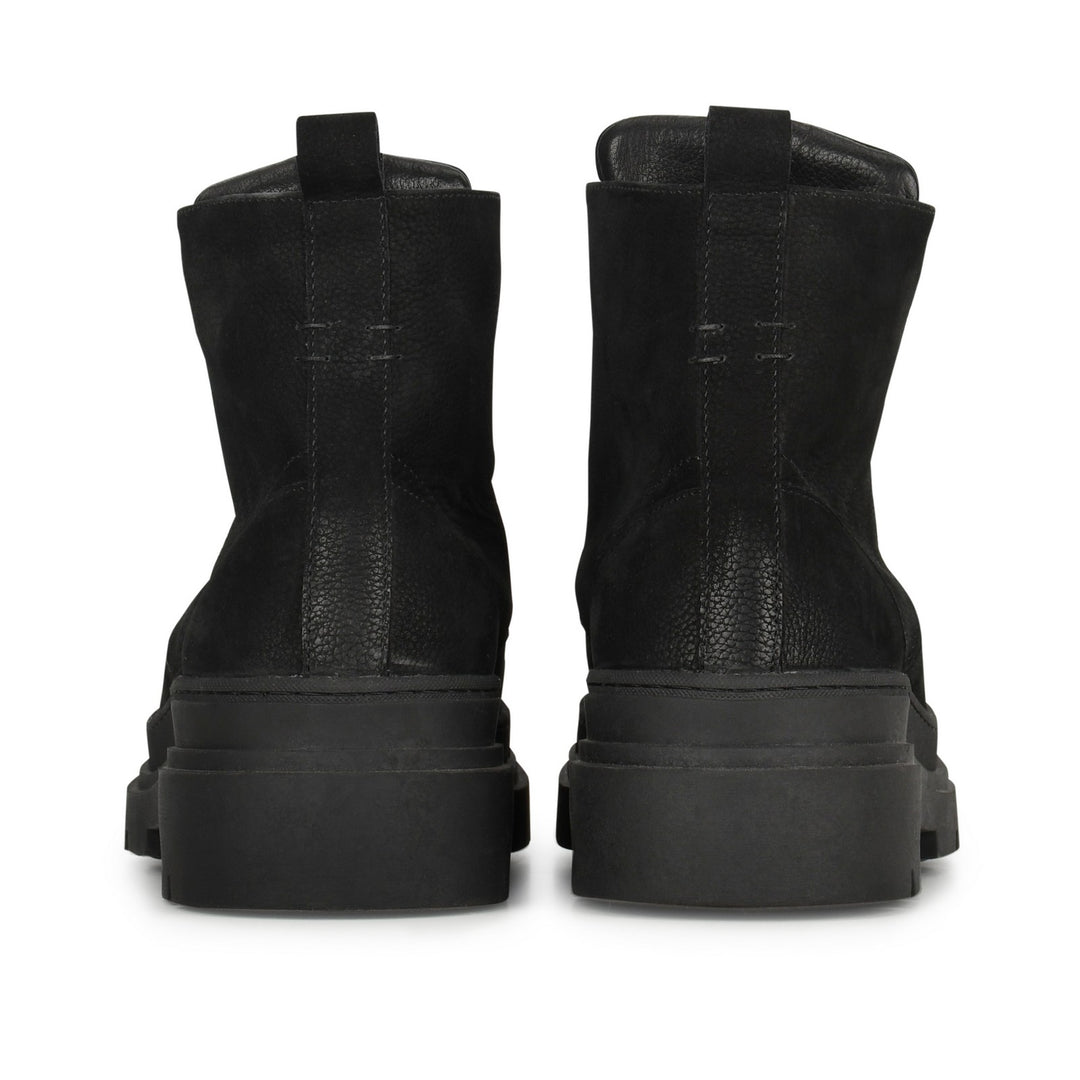 LIAM LACE BOOT Fekete nubuk