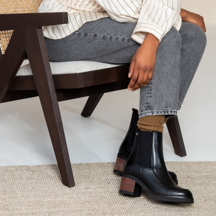 Jamila fekete chelsea bakancs