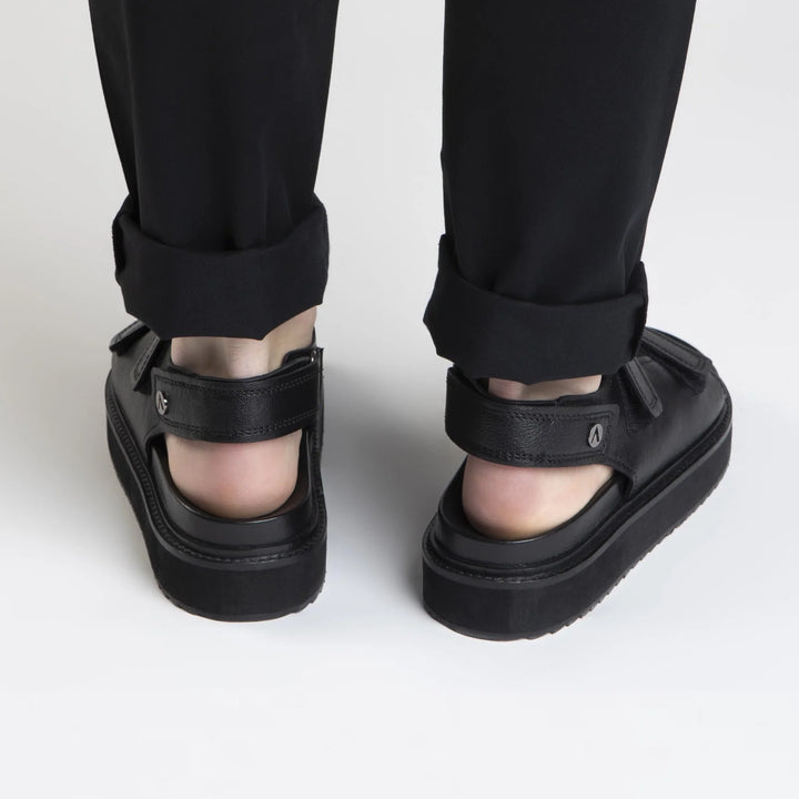 SOBA SANDAL fekete bőr szandál