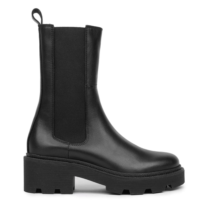 Sobra magas chelsea fekete