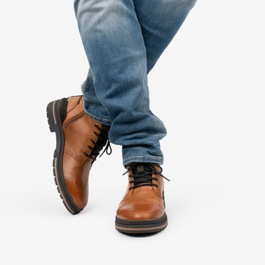 Brut fűzős bokacsizma konyak színben