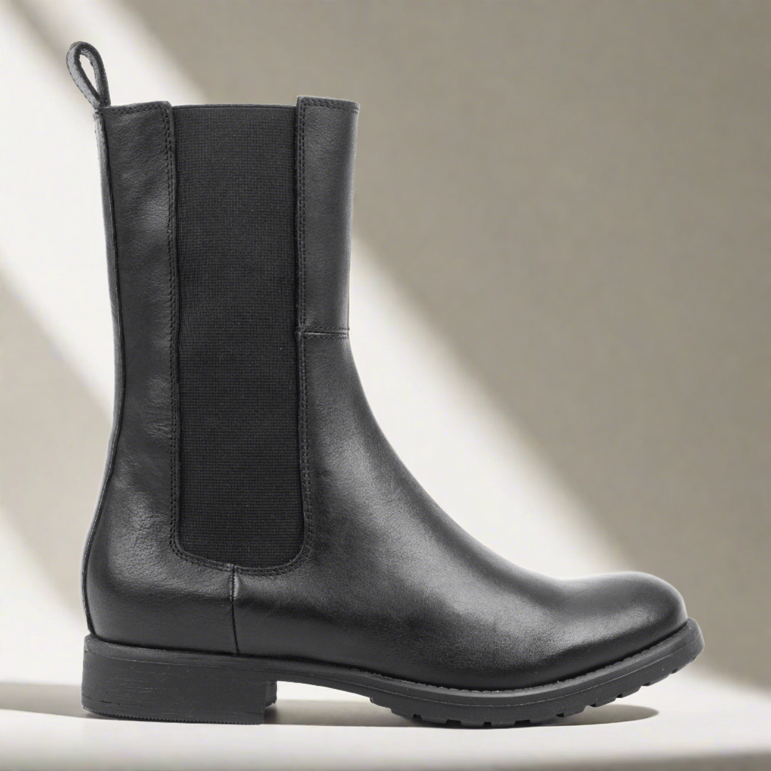 SARAH CHELSEA MAGAS Fekete Bőr