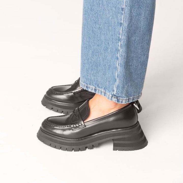 GARNET SHOES fekete bőr sneaker