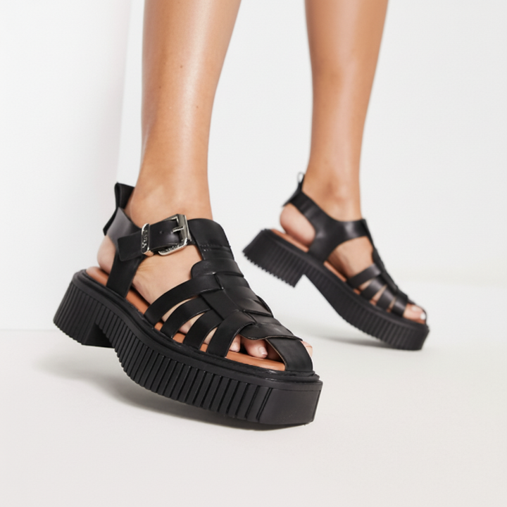 Peachy fekete szandál