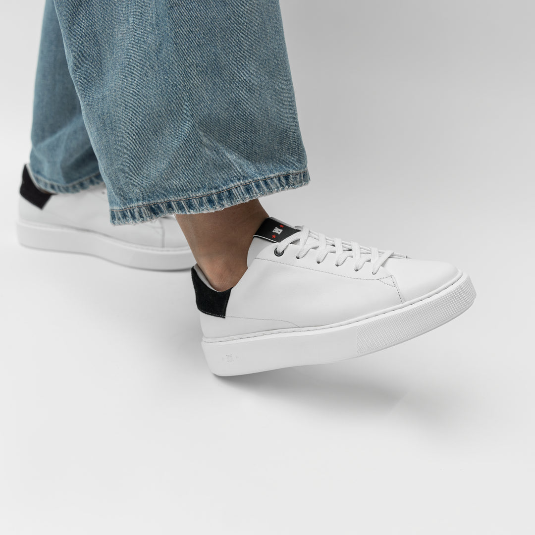 Női sportcipő, fehér/fekete bőr