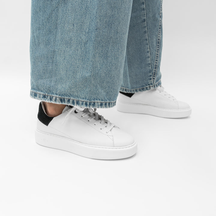 Női sportcipő, fehér/fekete bőr