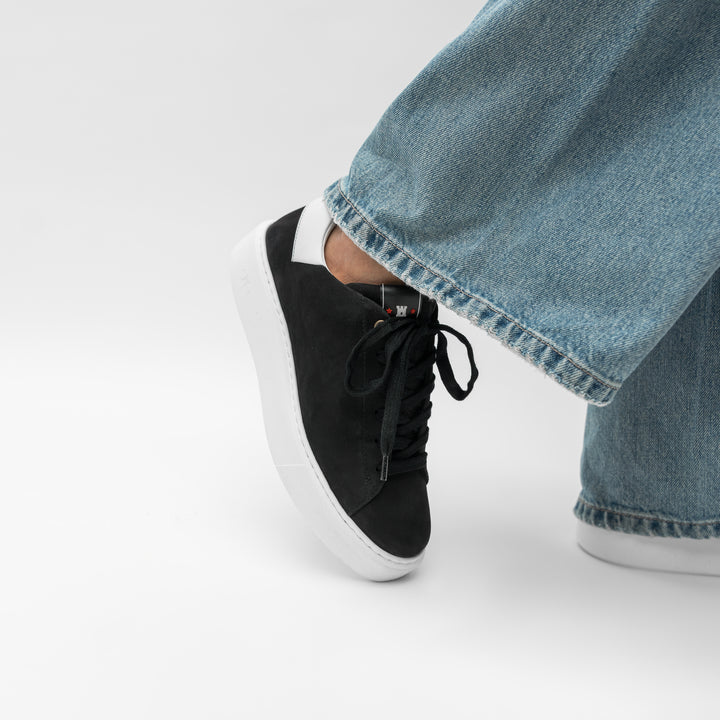 NŐI SNEAKER Fekete/fehér bőr