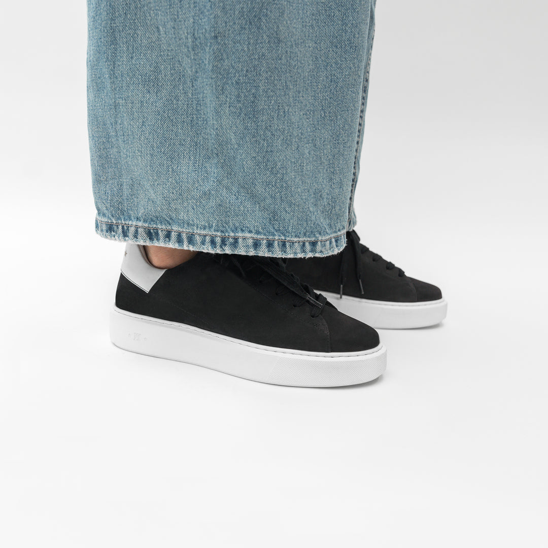 NŐI SNEAKER Fekete/fehér bőr