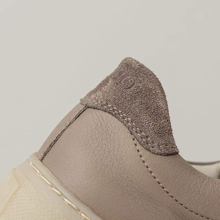 CAYENNE RETRO LOW taupe mart bőr sneaker