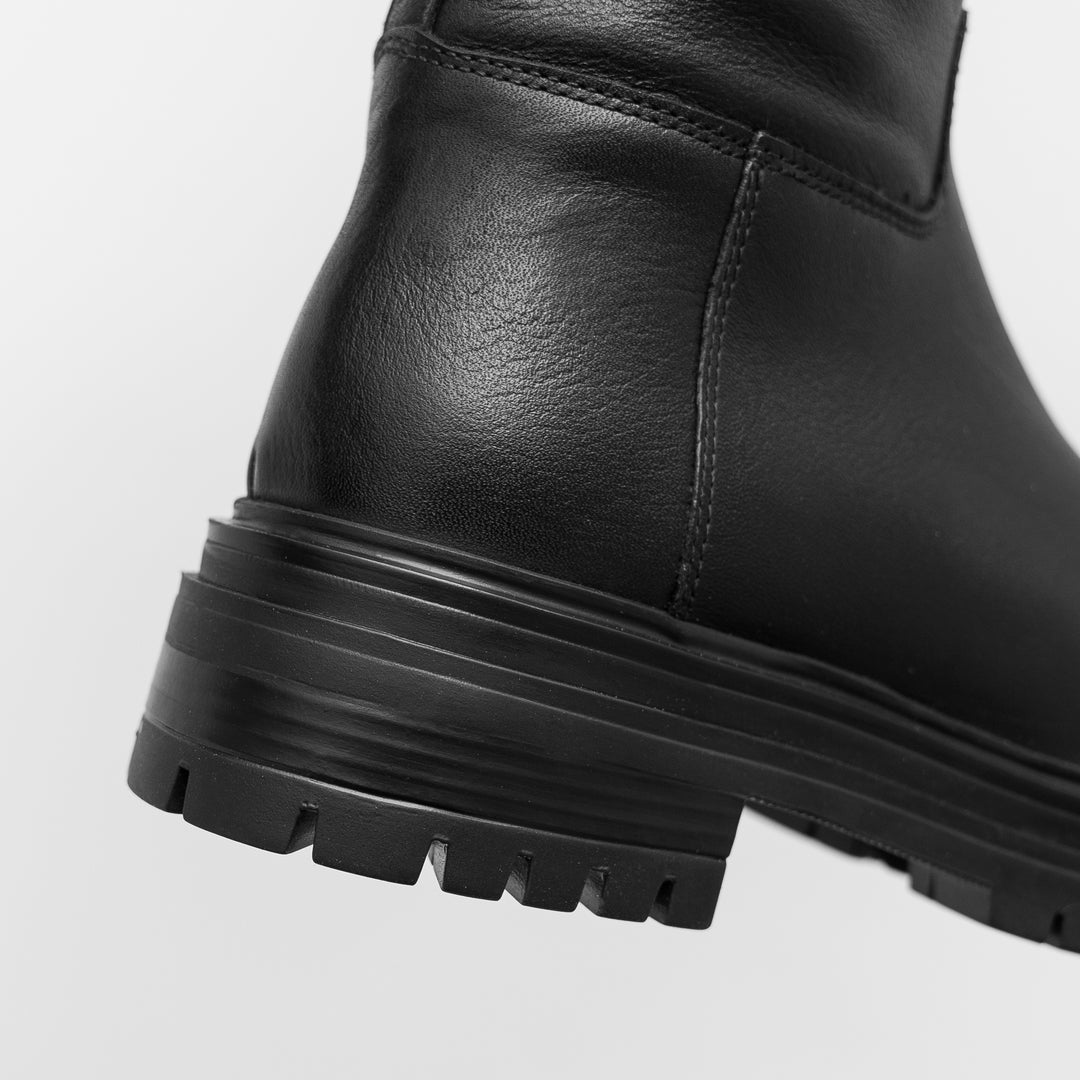 LEYTON HIGH LEG fekete bőr sneaker